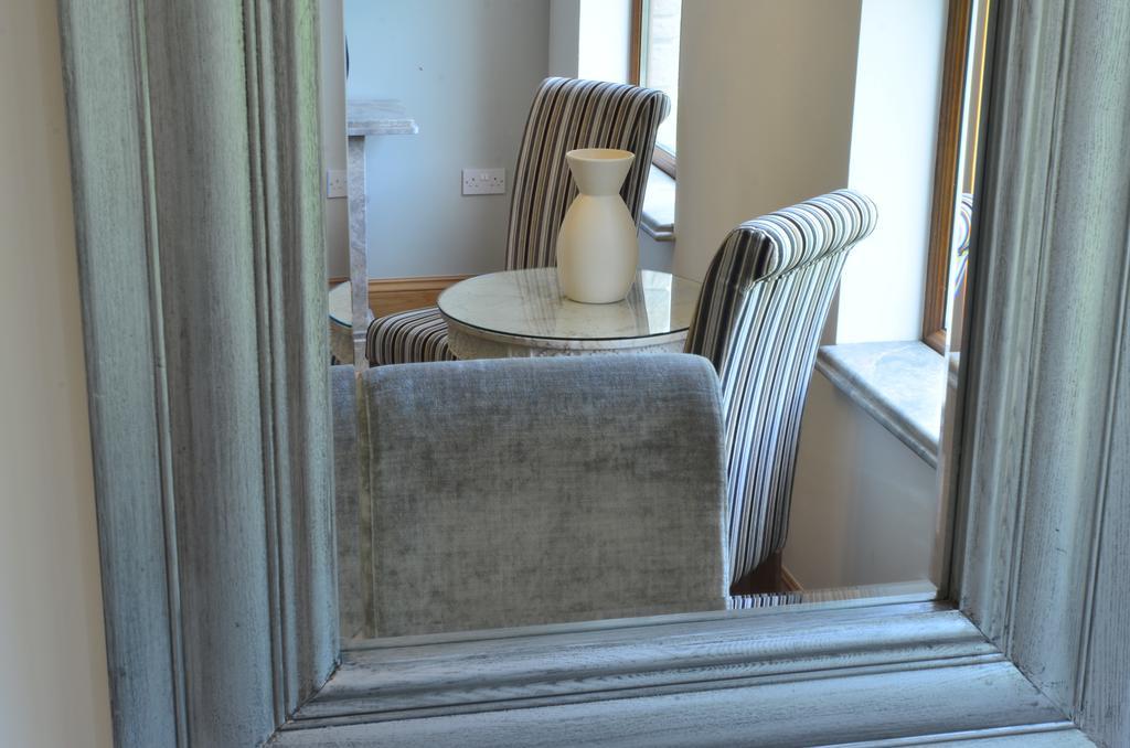 カーマーゼン Llwyn Helyg Country Houseゲストハウス 部屋 写真