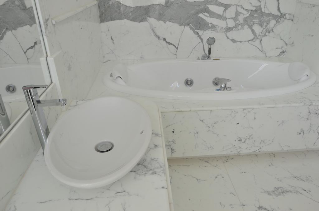 カーマーゼン Llwyn Helyg Country Houseゲストハウス 部屋 写真